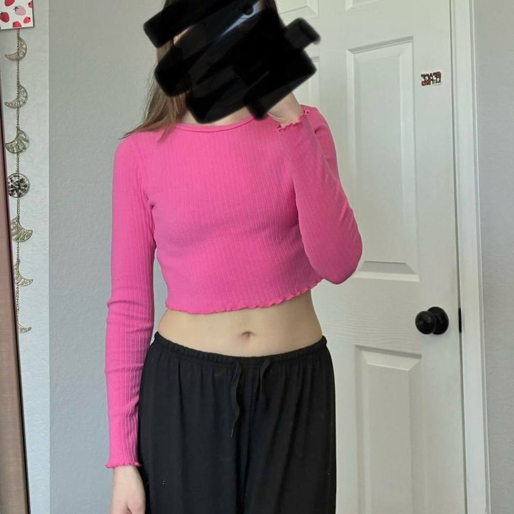 SHEIN bright hot pink cropped long sleeve